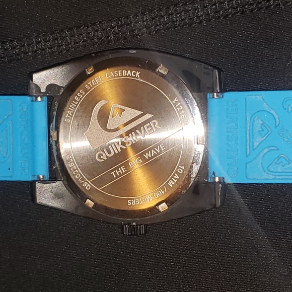 Mens Quicksilver Watch. Purchased at Quicksilver store in Honolulu Hawaii - Picture 2 of 2